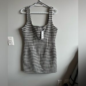 DYNAMITE SQUARE NECK MINI DRESS